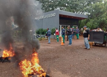 Cortes de ruta y avenidas por el paro de municipales en Posadas