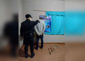 Joven detenido tras robar en una vivienda y amenazar a policías con un machete