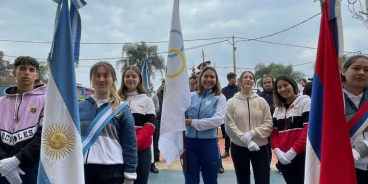 DIJO PRESENTE. Mahira Bergallo, representante misionera en Tokio 2022, estuvo presente en la apertura. (Foto gentileza G. Acuña)