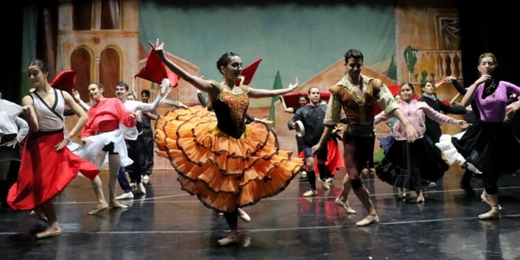 Tres funciones para ver “Don Quijote” en Posadas el fin de semana extra largo