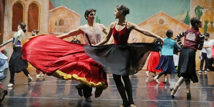 Tres funciones para ver “Don Quijote” en Posadas el fin de semana extra largo