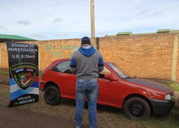 Recuperaron en Oberá un auto robado en Buenos Aires