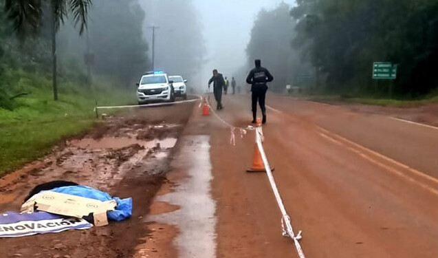 INGRESO A EL ALCÁZAR. En la banquina fue encontrado el cuerpo del motociclista.