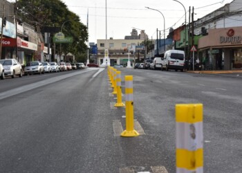 Instalaron separadores viales sobre la avenida Uruguay