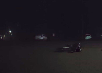 Joven motociclista falleció tras impactar contra una camioneta en Colonia Aurora