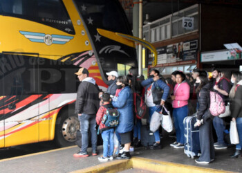 Intenso movimiento en la terminal por feriado extra largo
