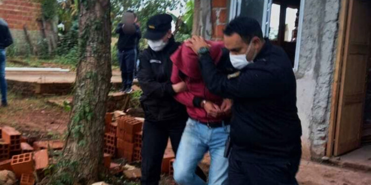 DETENCIÓN. El sospechoso de 43 años al que le incautaron armas.