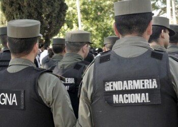 Investigan a policía por una millonaria estafa a integrantes de fuerzas federales