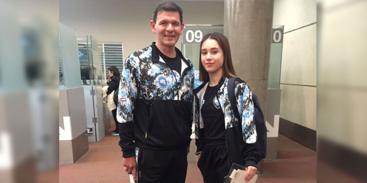 EQUIPO. La eldoradense junto a su instructor, Rolando Cabañas, antes de viajar.