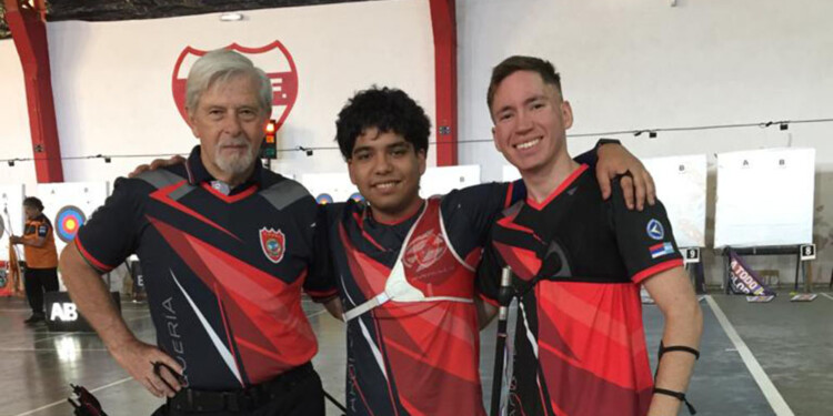 EL TRÍO DEL CAPRI. Carlos Contristano, Juan Pablo Pamberger y Octavio García, presentes en la final Regional.