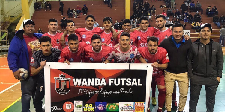 PARA EL CUADRO. Wanda Futsal, protagonista de los torneos de la Asociación Eldoradense, se consagró en Apóstoles.