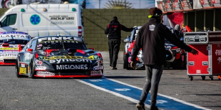 MOTOR CALIENTE. El piloto de Puerto Iguazú volvió a hacer pole y hoy buscará quedarse con una nueva conquista.