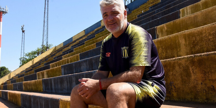 PUNTO FINAL. El entrenador venía de concretar la clasificación al Regional.