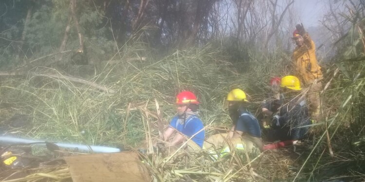 Llevó tres días sofocar el incendio en el exbasural de Puerto Iguazú