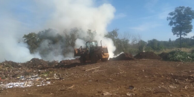 Llevó tres días sofocar el incendio en el exbasural de Puerto Iguazú