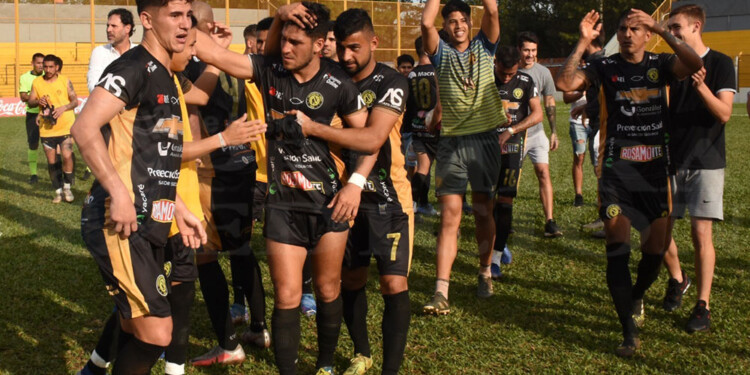 DESAHOGO. El triunfo frente al puntero llegó cuando el equipo más lo necesitaba. Ahora buscará repuntar en el certamen. (Archivo)