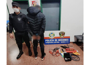 En pleno robo intentó huir y fue interceptado por los policías
