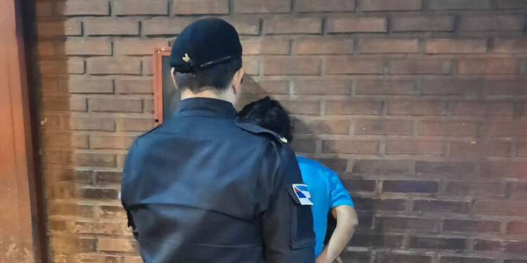 CONTROLADO. Luego de una breve persecución detuvieron al sospechoso.