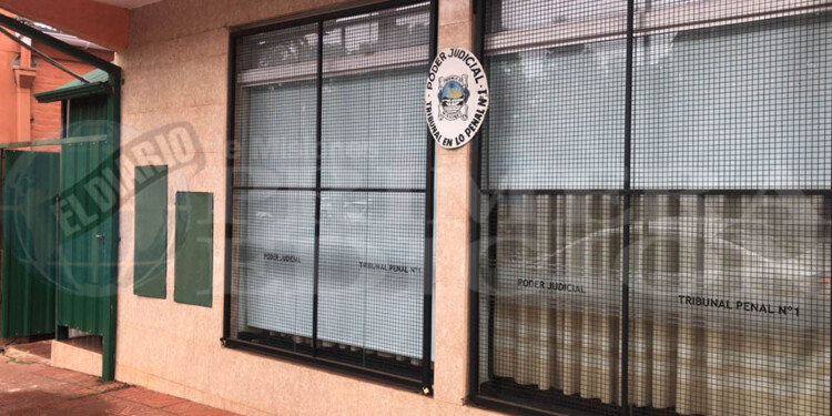 ÚLTIMO PASO. El Tribunal Penal de Oberá deberá homologar el acuerdo firmado ayer entre el acusado y la fiscalía.