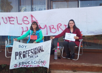 Docentes realizan huelga de hambre para denunciar la venta de títulos