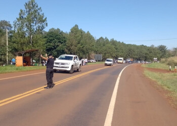 Manifestantes liberan el paso sobre la ruta 12