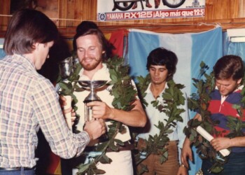 Compitió en motos y karting, y levantó más de 700 copas