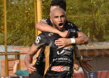 Y un día rompió el maleficio: Crucero le arrebató el invicto al puntero