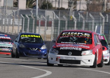Los misioneros Facundo y Bautista Bustos, listos para acelerar en Santiago