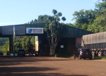 El Soberbio: impiden el paso por fuera del puerto