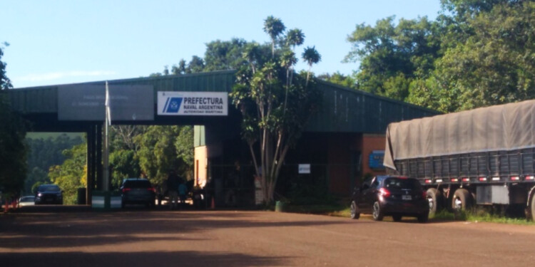 CONTROLES. Las fuerzas brasileñas llevan adelante un operativo de seguridad.