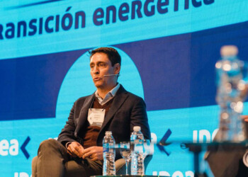 Renunció el CEO de YPF en medio de una denuncia por espionaje