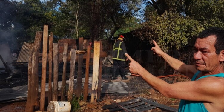 PEDRO BENÍTEZ. Perdió todas sus pertenencias en pocos minutos.