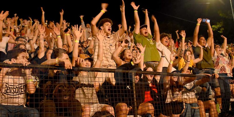 “Cielo Abierto”: Cantos y alabanzas colmaron el anfiteatro Manuel Antonio Ramírez
