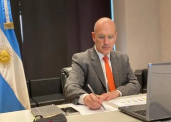 El secretario de Hacienda de Nación también presentó su renuncia