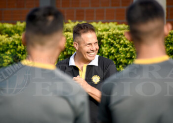 Sandro Bárbaro asumió como DT de Crucero