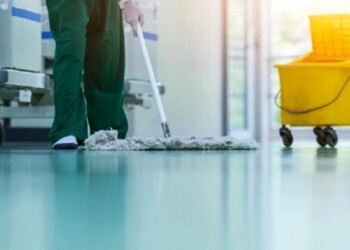 Trabajadores de la limpieza en alerta por una posible reducción de personal