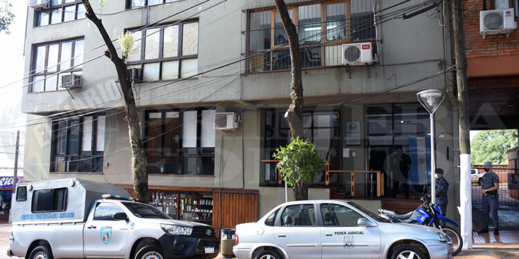 ADMITIÓ LOS DELITOS. El acusado se hizo cargo de las denuncias en su contra y acordó una pena de 16 años de prisión. Fue en el TP de Eldorado.