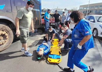 Motociclista herida en un choque múltiple en la Rotonda de Posadas