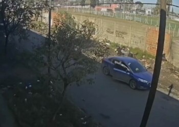 Torturaron a un joven, arrojaron su cuerpo y lo remataron a balazos en la vereda