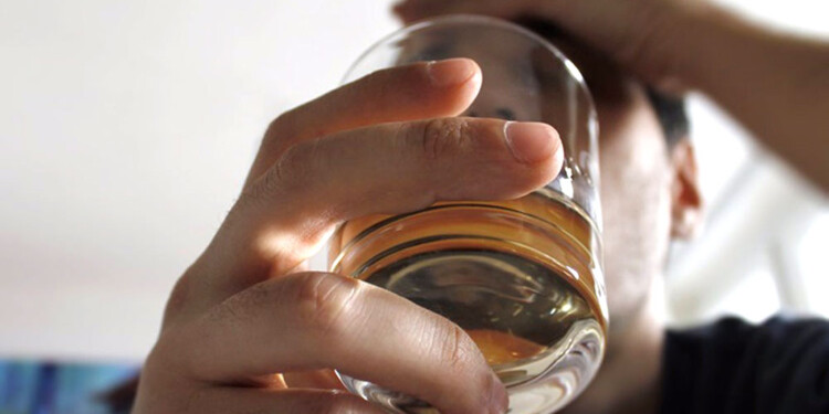 EN MISIONES. Sigue presente el consumo de alcohol y “pedra”.