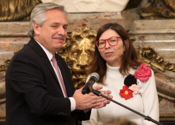 Asumió Batakis y planteó sus tres ejes de gestión