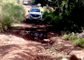 Vecinos reclaman al municipio por el mal estado de los caminos y falta de alumbrado