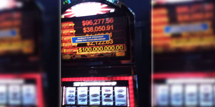 PRUEBAS. El hombre sacó una foto de la máquina donde se lee la cifra que había ganado, y había varios testigos presentes.