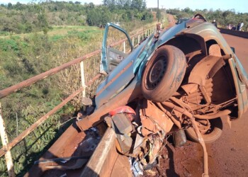 Dos heridos graves en violento choque en Andresito