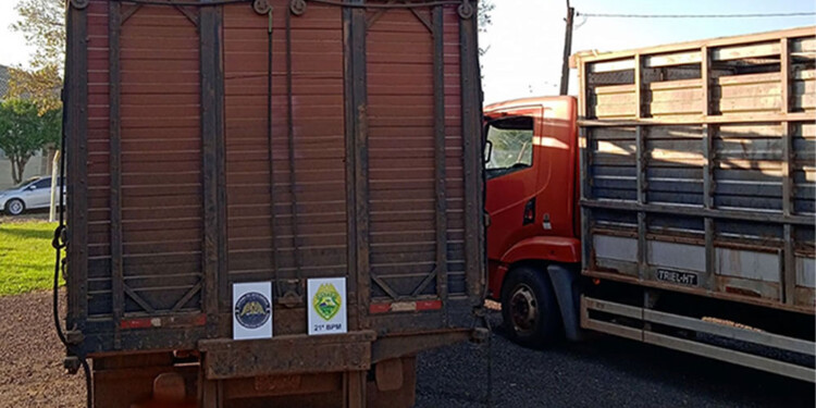 SECUESTRO. Los camiones y los vacunos quedaron a disposición de la Agencia de Defensa Agropecuaria de Paraná.