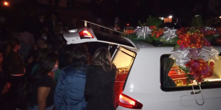 Adiós a Carlos Acuña: “Tengo el corazón destruido porque se fue mi compañero de toda la vida”