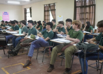 Convocan a escuelas técnicas para diseñar la primera plaza inteligente de Misiones