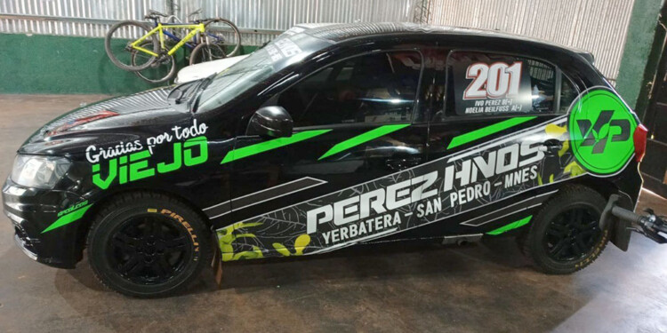 DE ESTRENO. Ivo Pérez saldrá a escena hoy en la N2 con el Gol Trend 201, junto a su esposa como navegante.