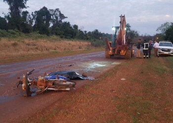 Joven de 19 años muere tras choque contra una retroexcavadora