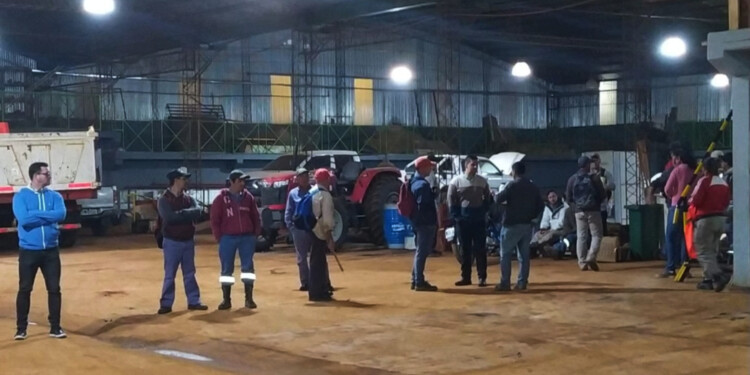 ANÁLISIS Y DEBATE. En asamblea evaluaron la nueva propuesta salarial.